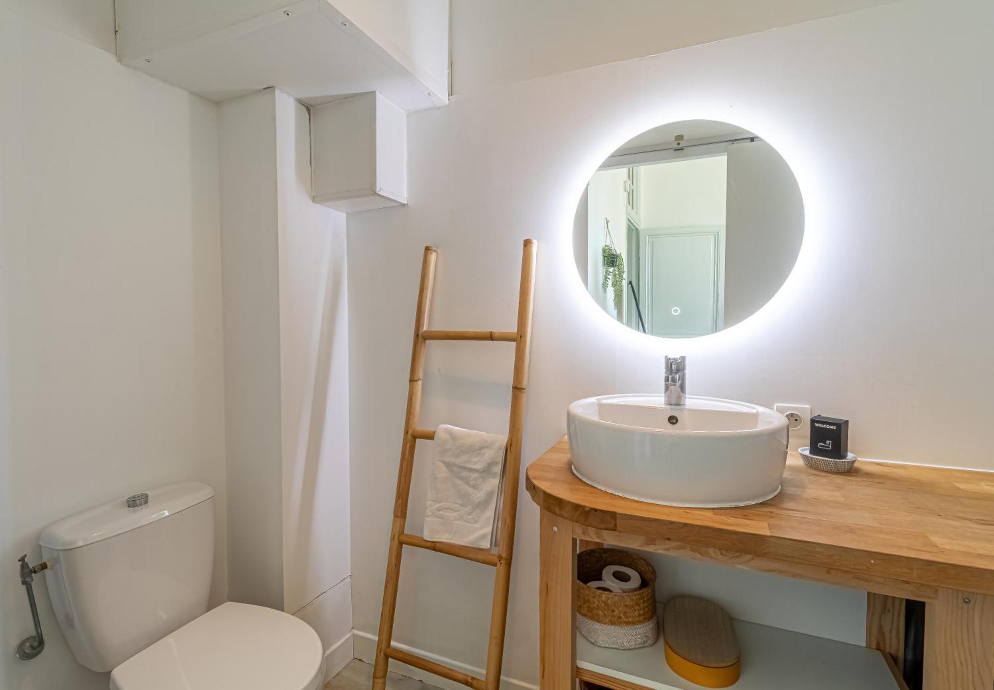Charming Studio In The Heart Of ม็องตง ภายนอก รูปภาพ